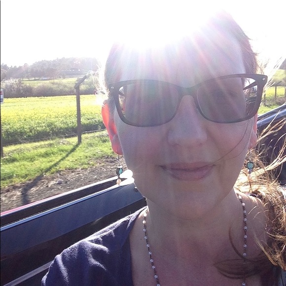 Meet your Posher, Monica - Picture 1 of 1